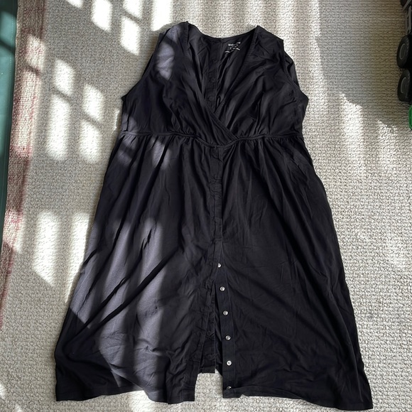 Motherhood Maternity Other - Black motherhood maternity delivery gown